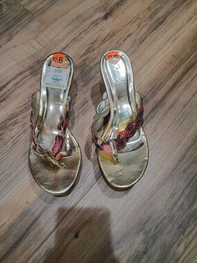 8.5 Carlos by Carlos Santana Gold Wedge Sandals with Coral and Brown Braid